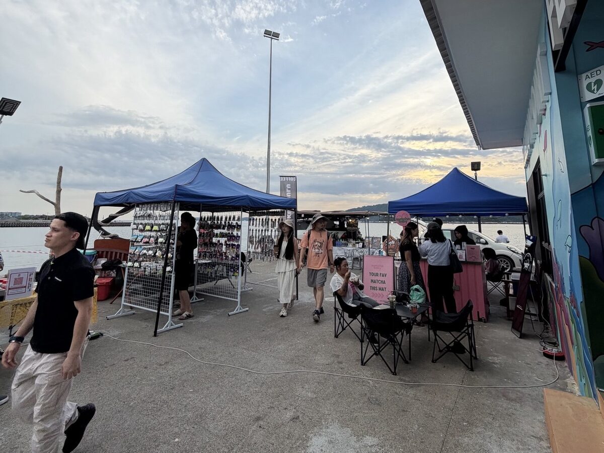 Weekend car boot market at Jesselton Point